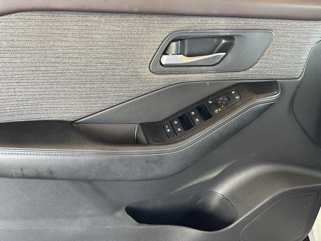 2023 Nissan Rogue SV photo 10
