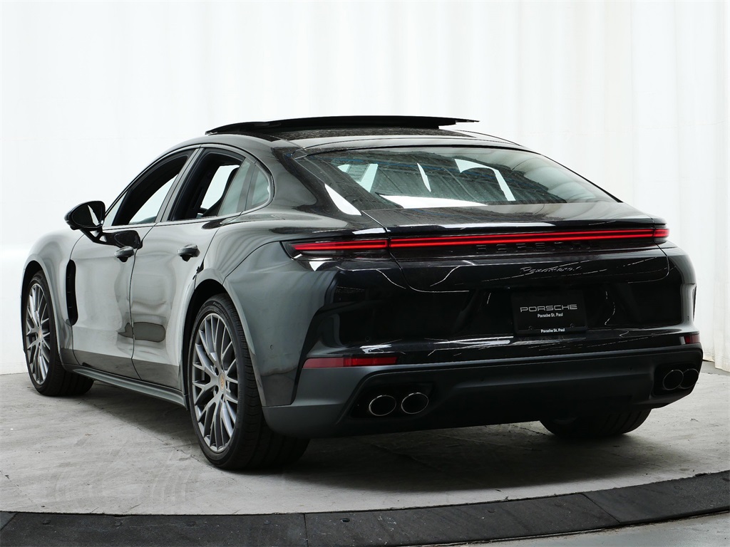 2025 Porsche Panamera 4 photo 3
