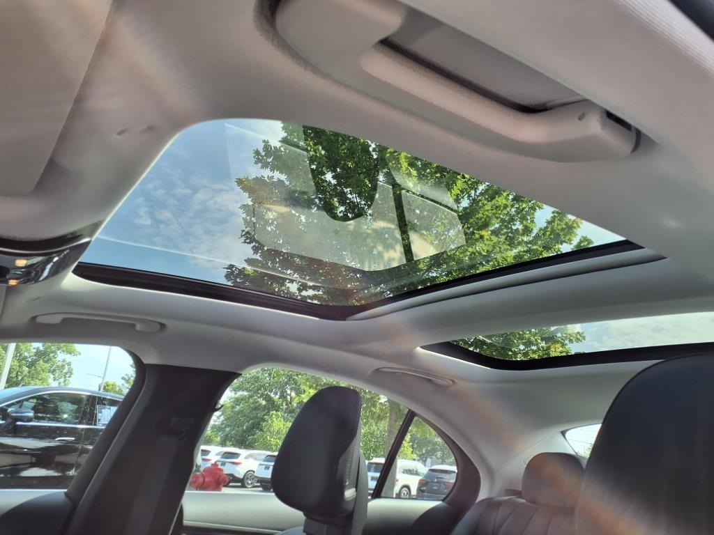 2024 Mercedes Benz E 350 4MATIC photo 10