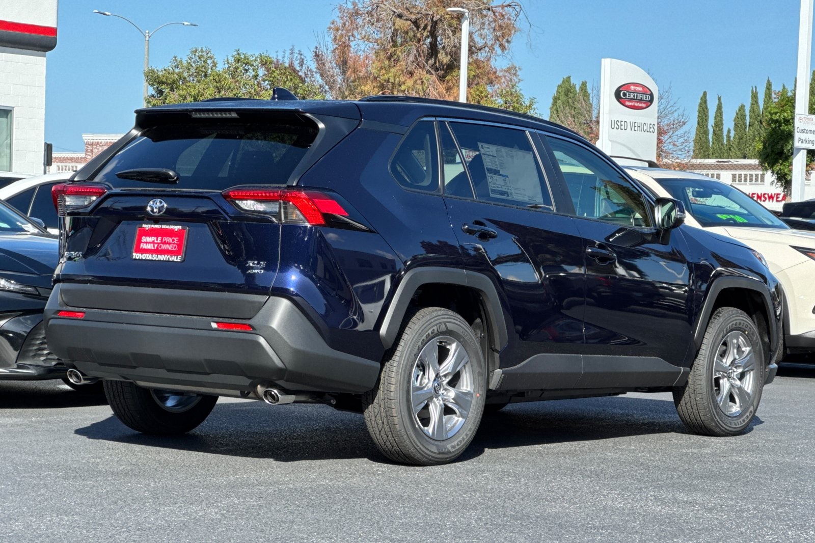 2025 Toyota RAV4 XLE photo 2