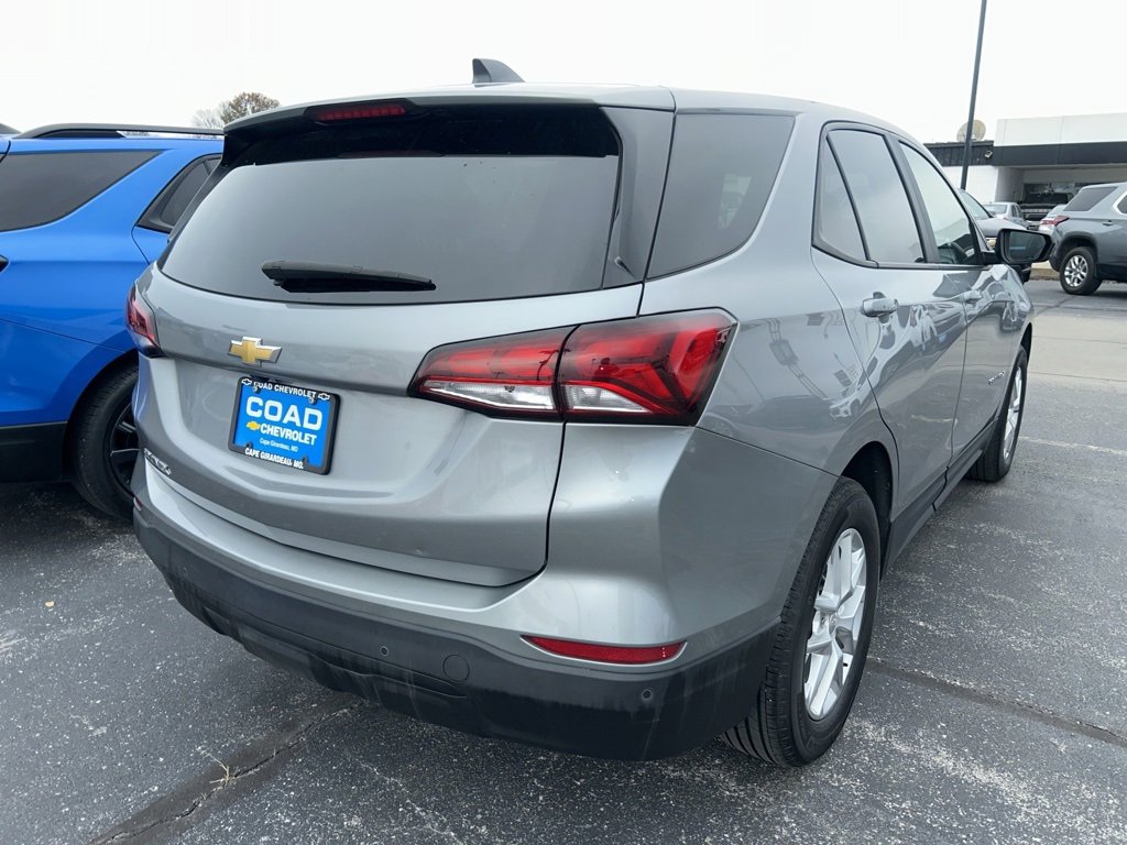 2024 Chevrolet Equinox LS photo 3