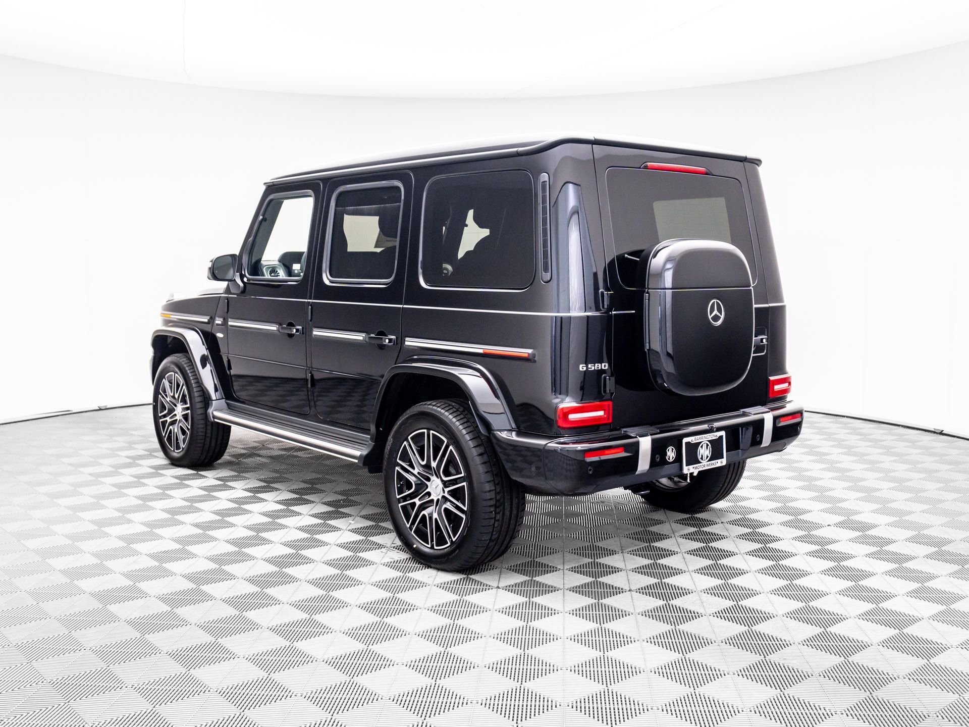 2025 Mercedes Benz G photo 3