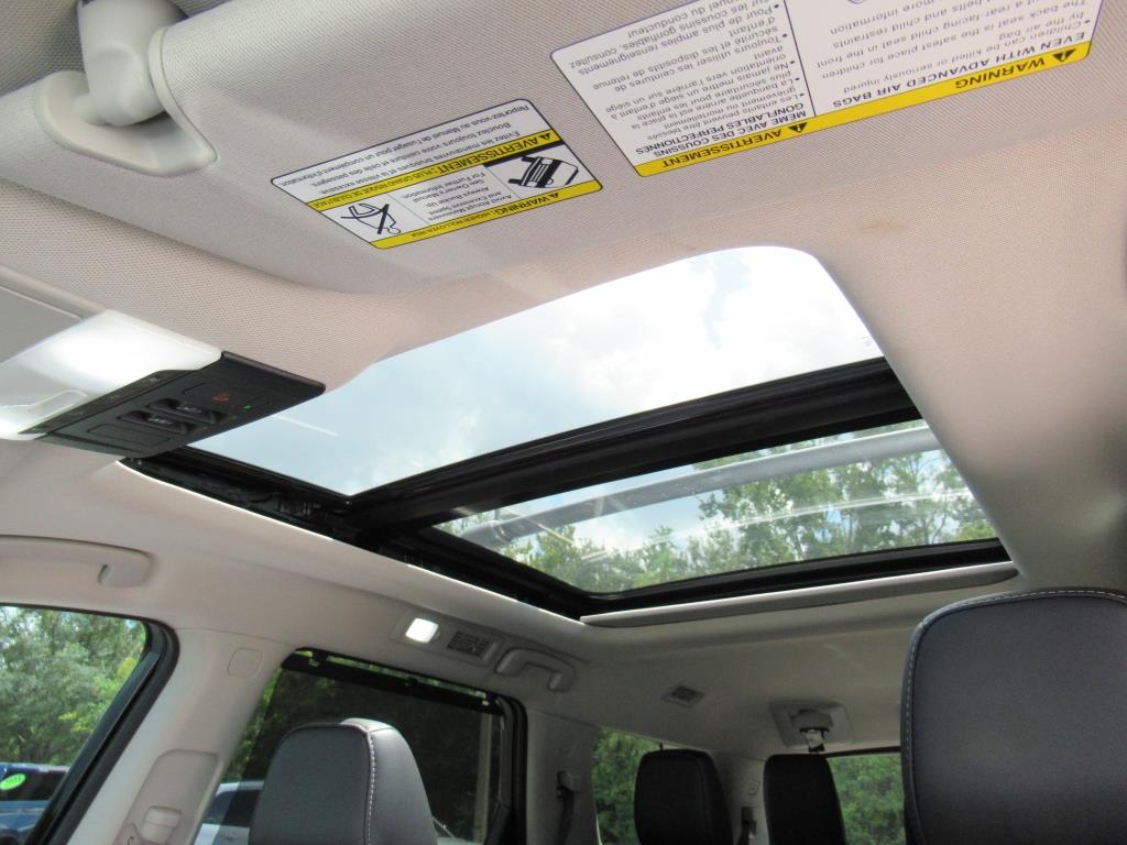 2023 Nissan Pathfinder SL photo 25