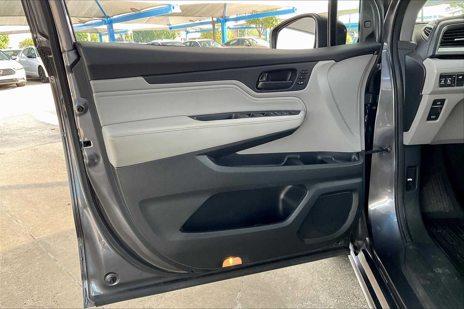 2019 Honda Odyssey Touring photo 20