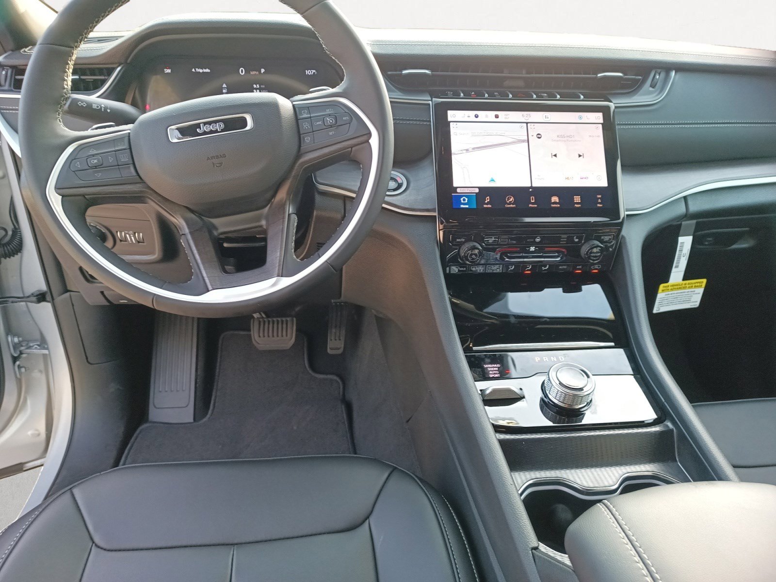 2025 Jeep Grand Cherokee Limited photo 2