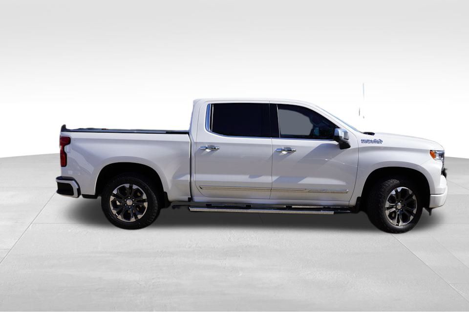 2024 Chevrolet Silverado 1500 High Country Z71 photo 3