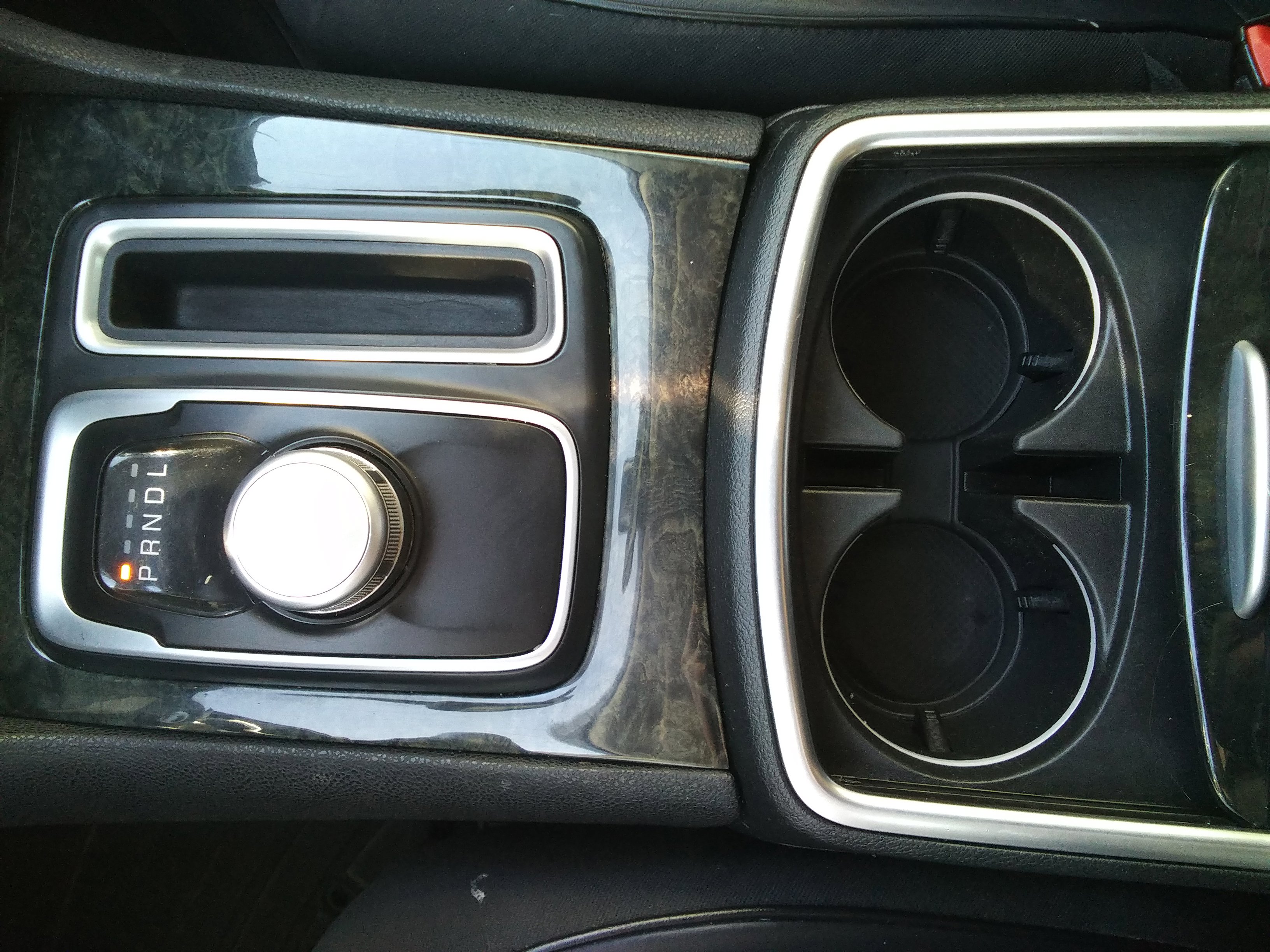 2016 Chrysler 300 C photo 14