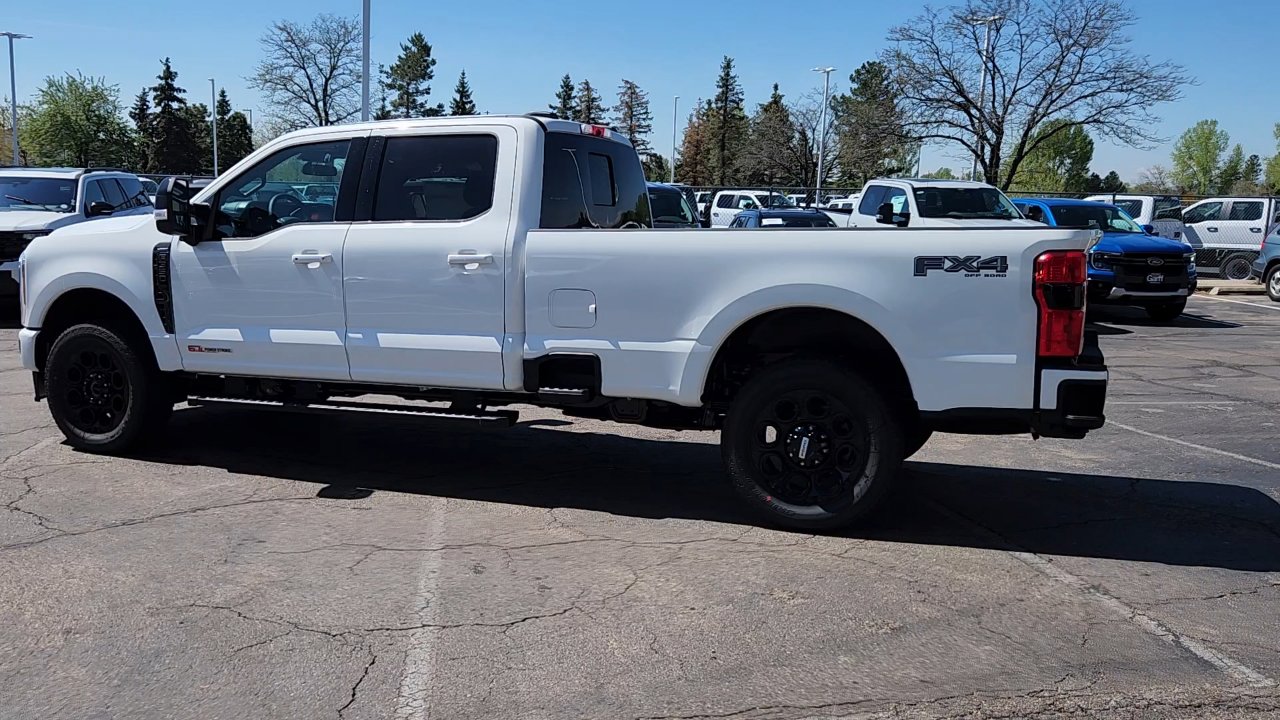 2025 Ford F-350 Lariat photo 3