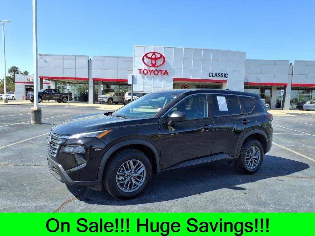 2024 Nissan Rogue S's photo