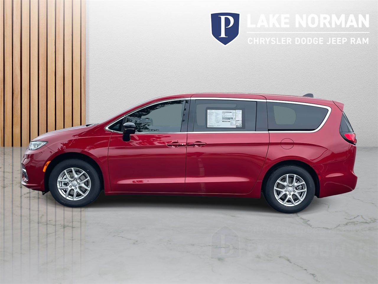 2026 Chrysler Pacifica photo 3