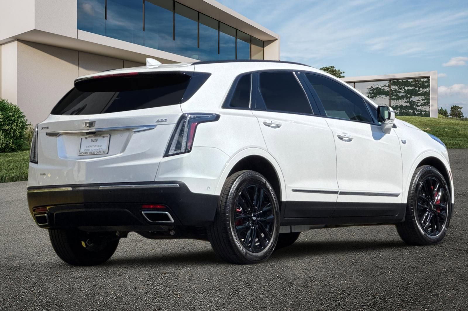 2023 Cadillac XT5 Sport photo 3