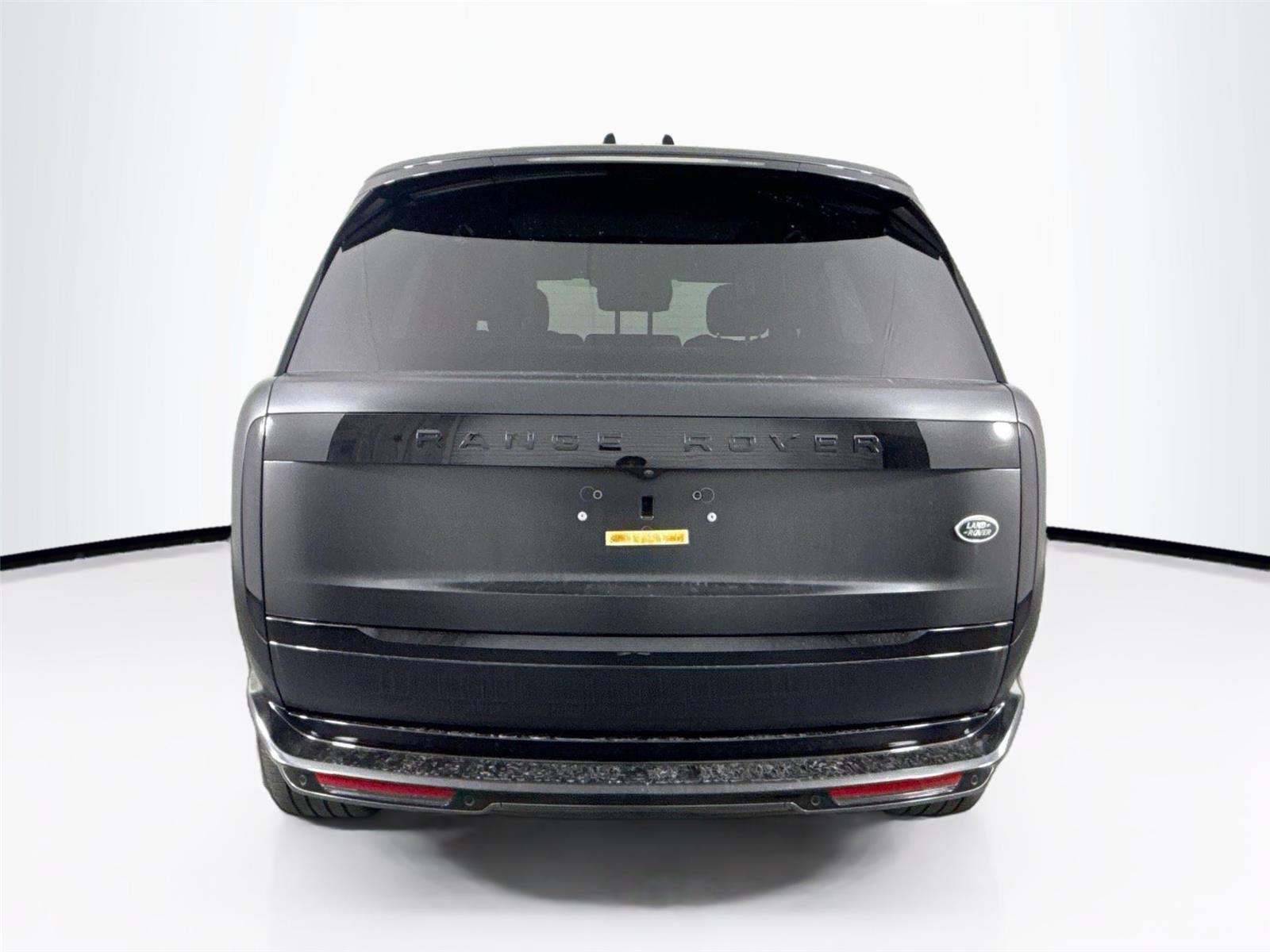 2023 Land Rover Range Rover SE photo 7