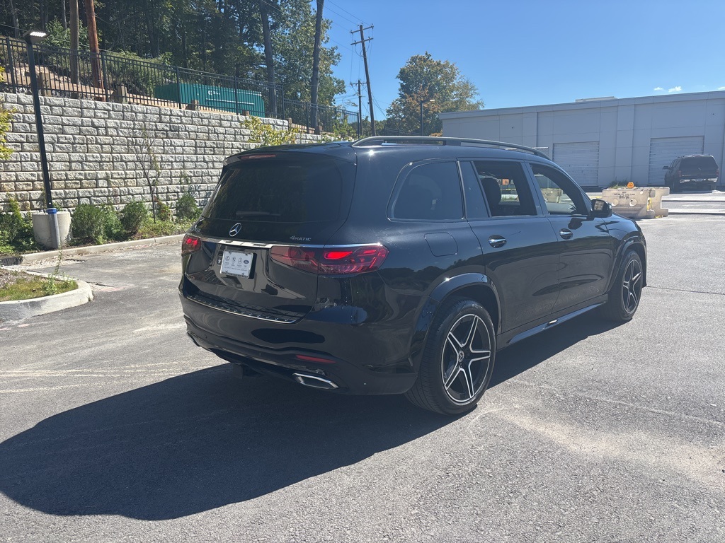 2025 Mercedes Benz GLS 450 4MATIC photo 5
