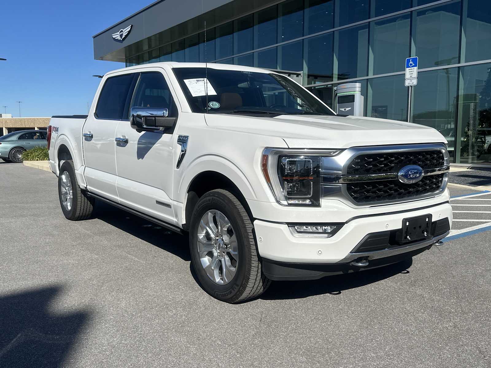 2022 Ford F-150 Platinum's photo