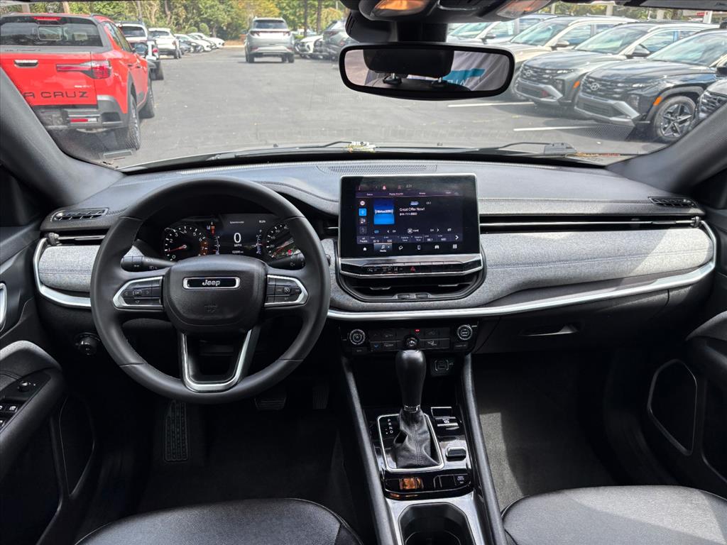 2024 Jeep Compass Latitude photo 4