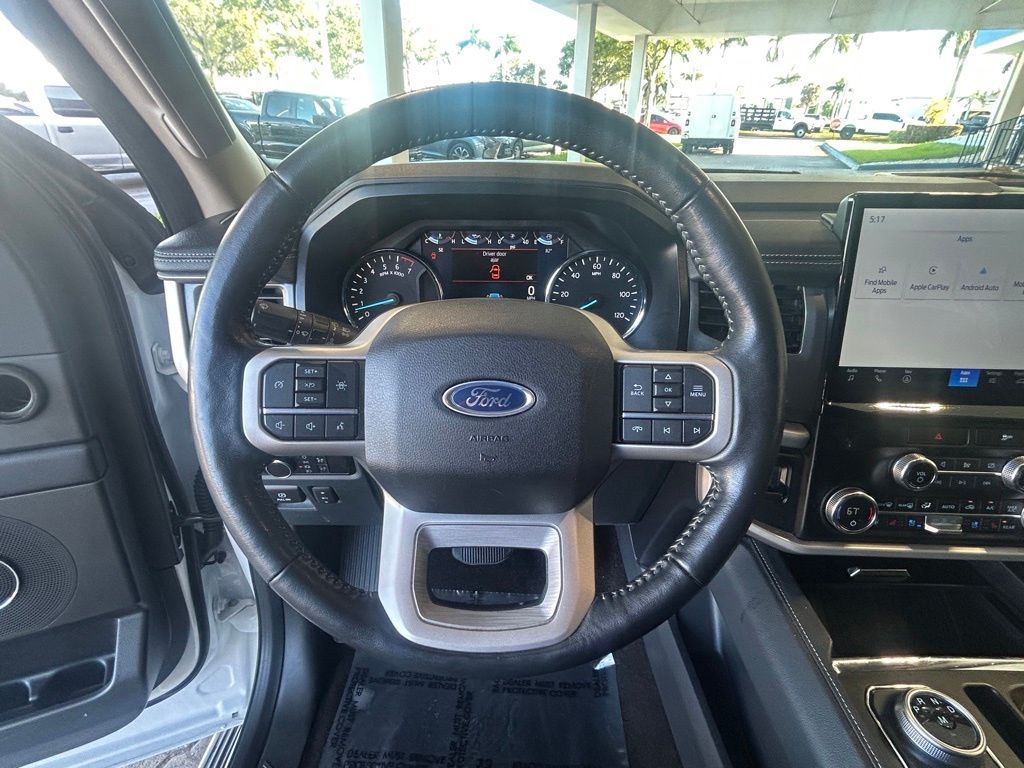 2022 Ford Expedition XLT photo 13