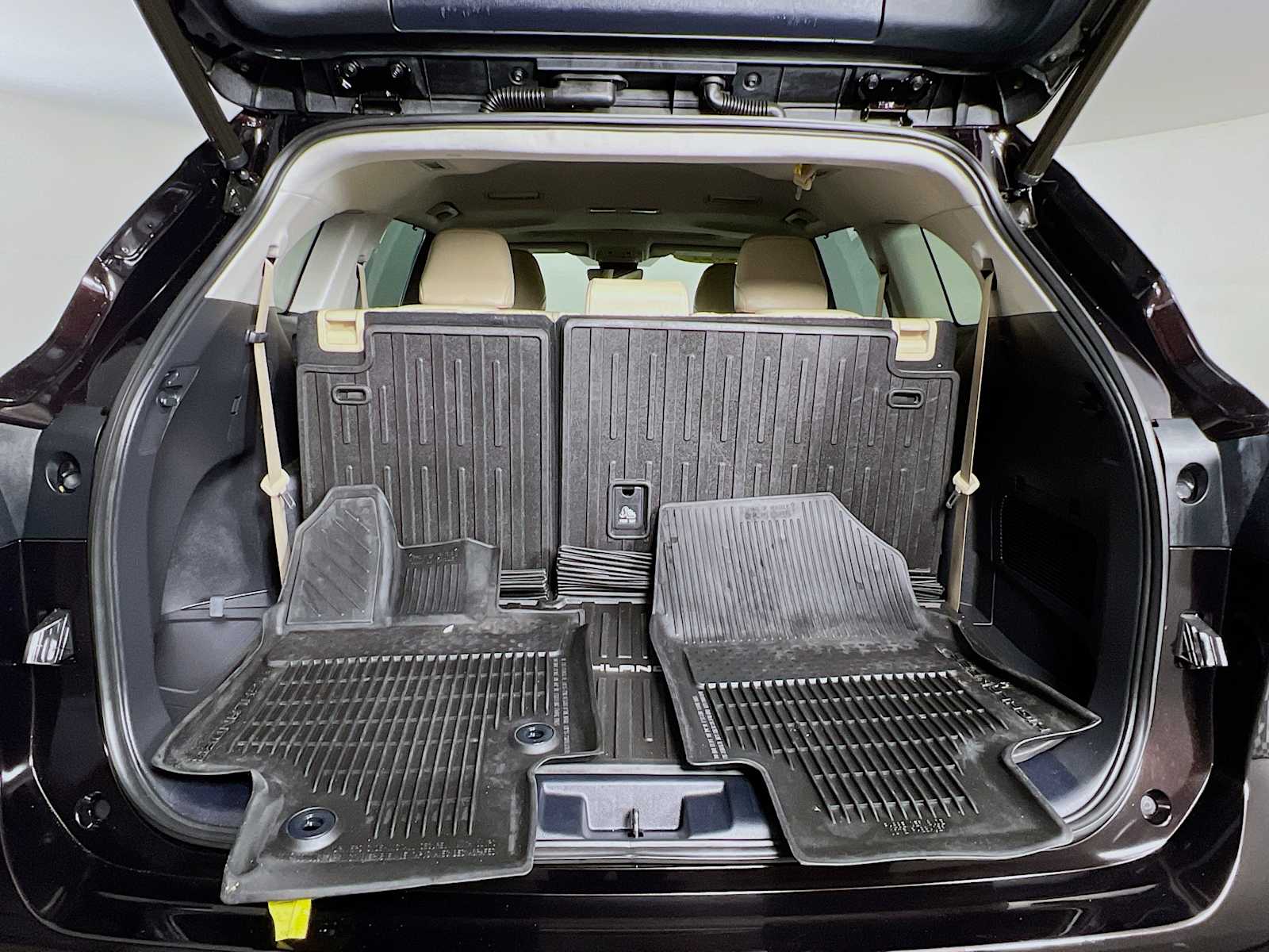 2021 Toyota Highlander XLE photo 18