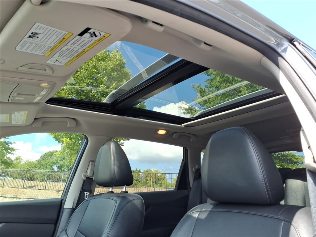 2019 Nissan Rogue SL photo 3