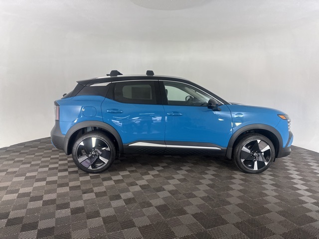 2026 Nissan Kicks SR photo 2
