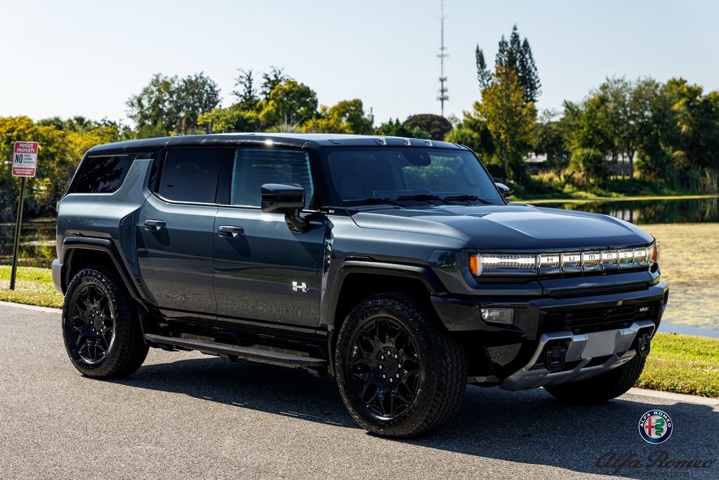 2025 GMC HUMMER EV 2X's photo
