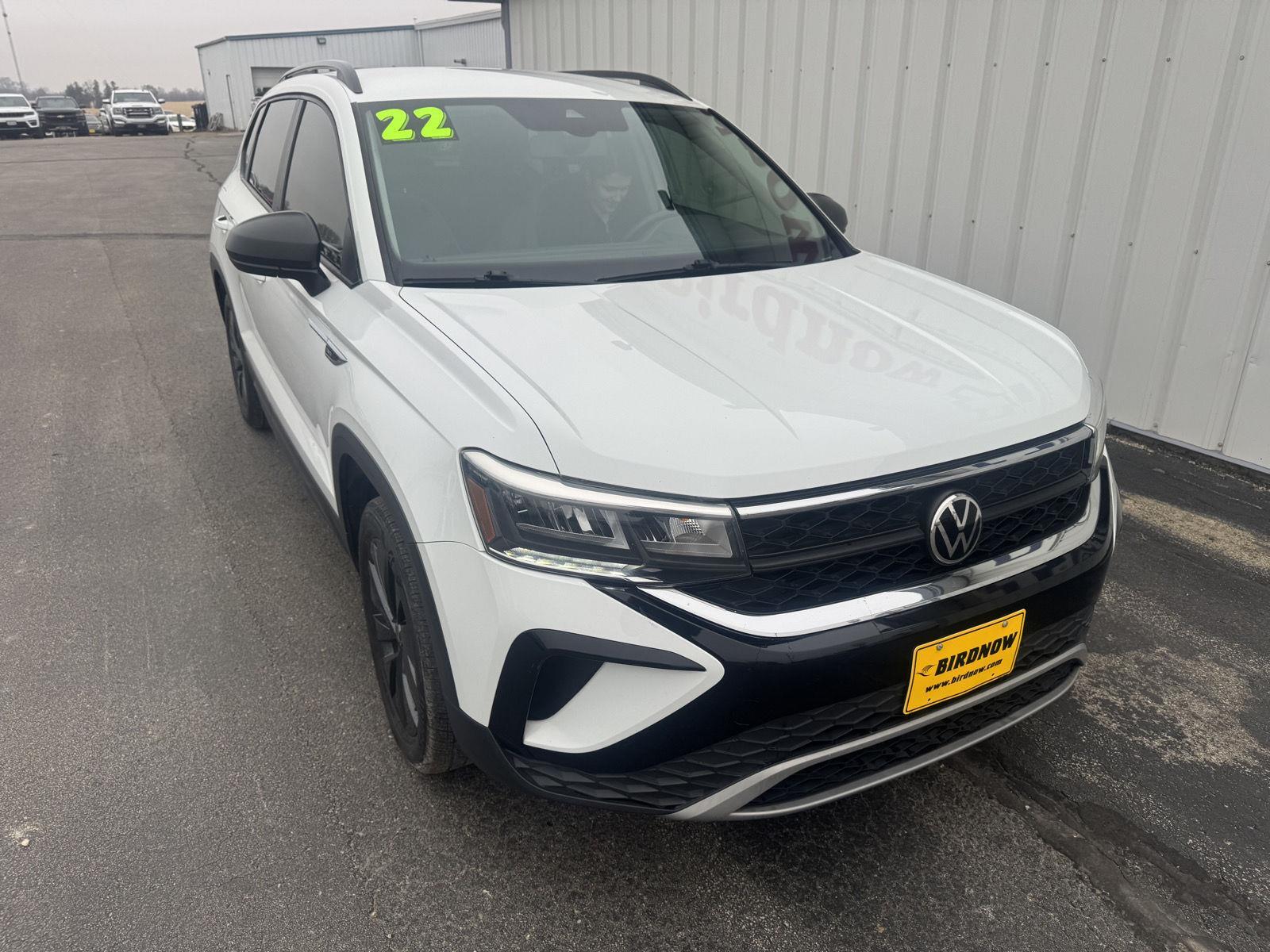 2022 Volkswagen Taos S photo 2