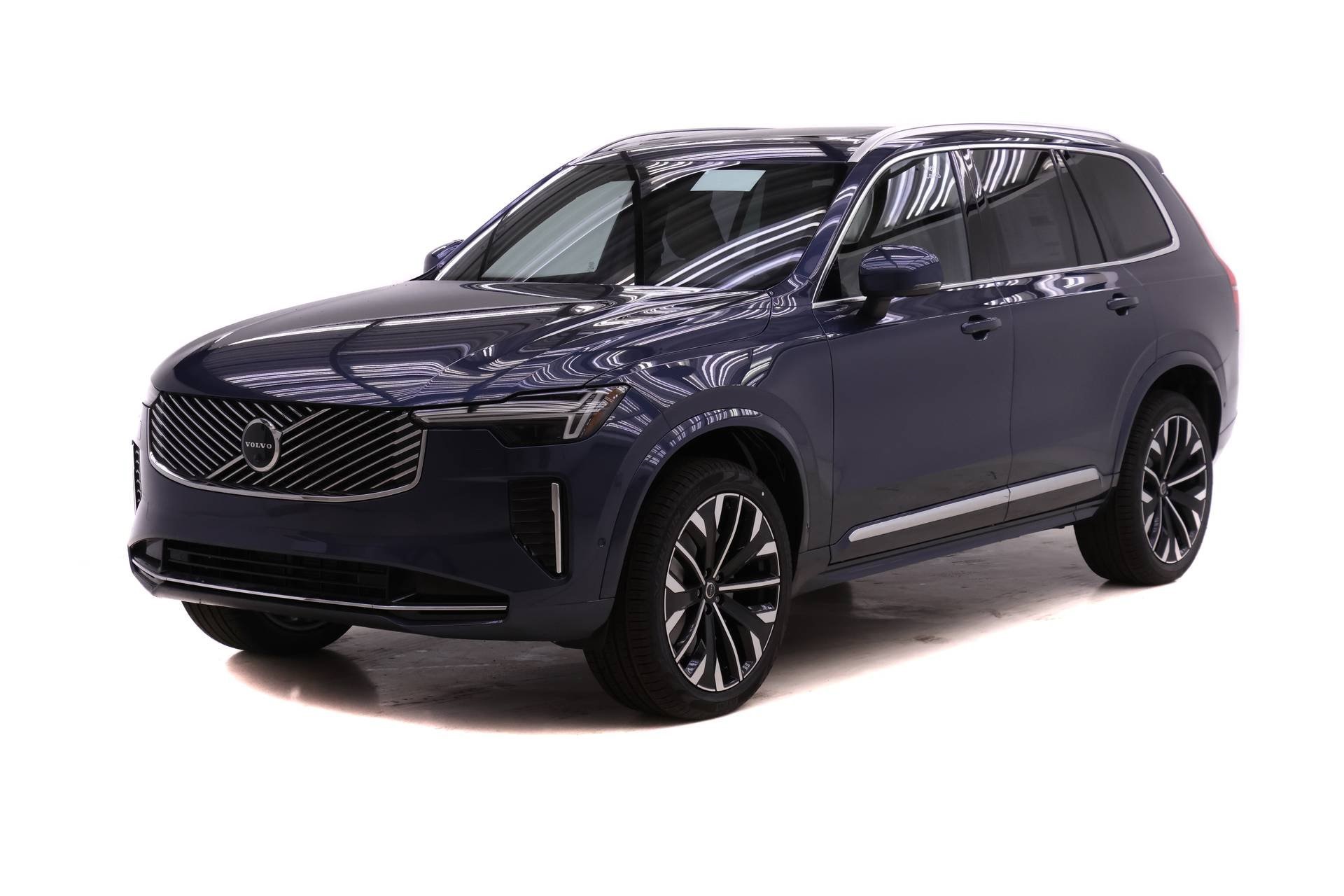 2026 Volvo XC90 Plus's photo