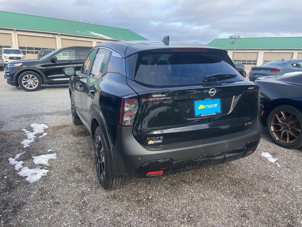 2025 Nissan Kicks SV photo 4