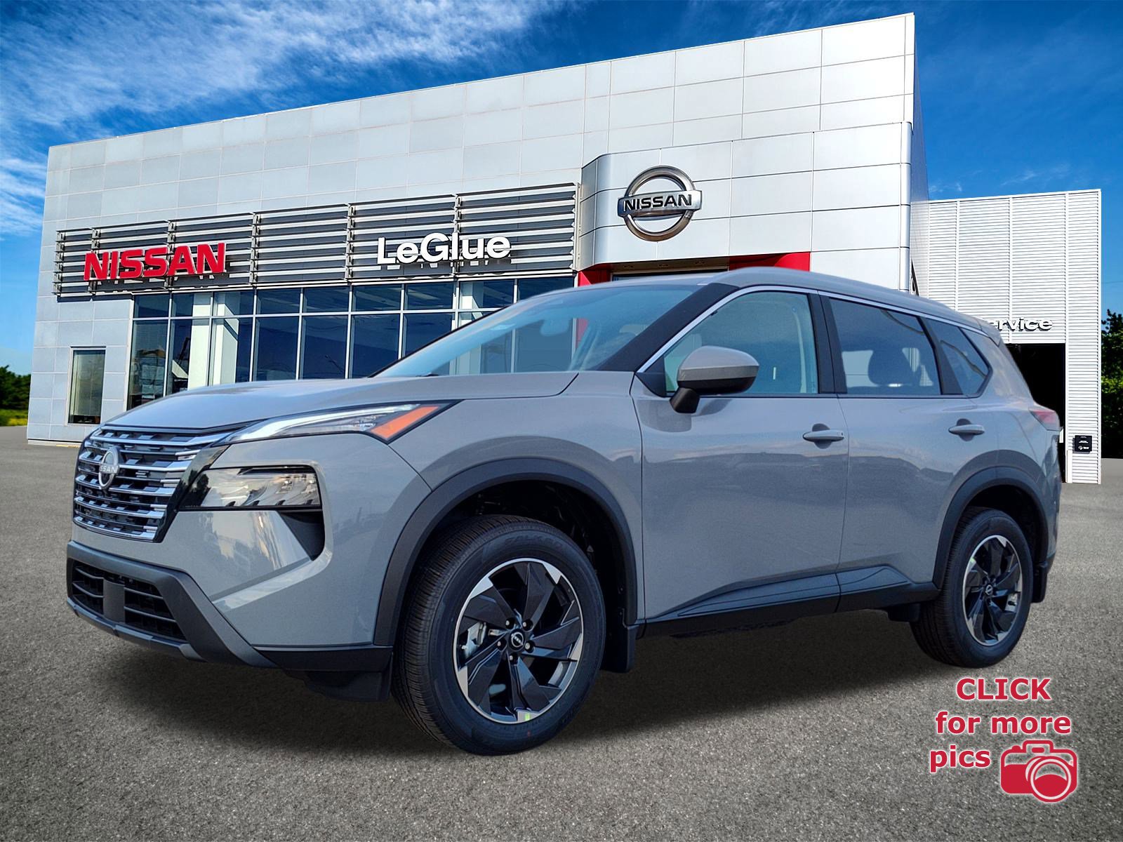 2026 Nissan Rogue SV's photo