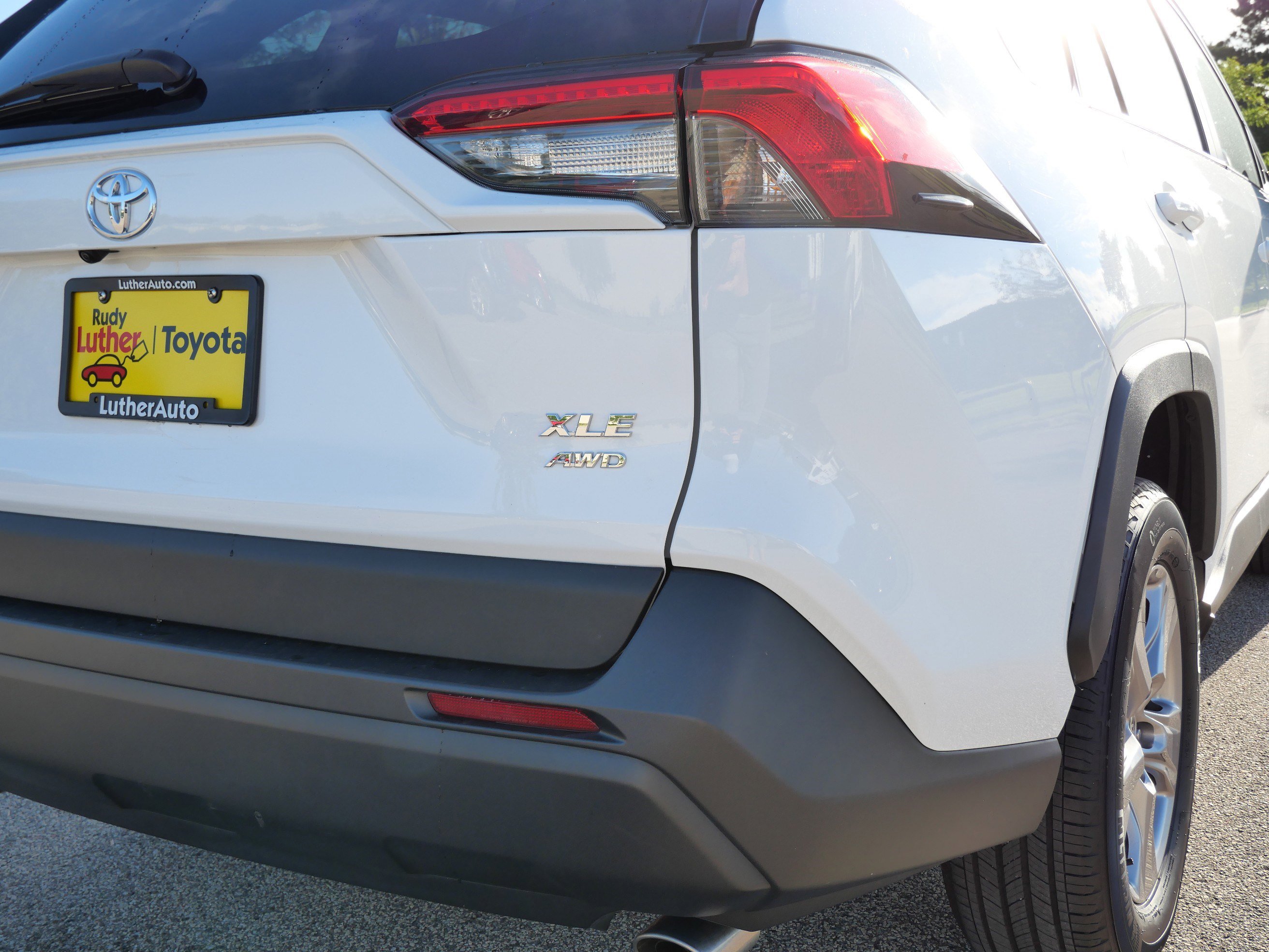 2023 Toyota RAV4 XLE photo 16