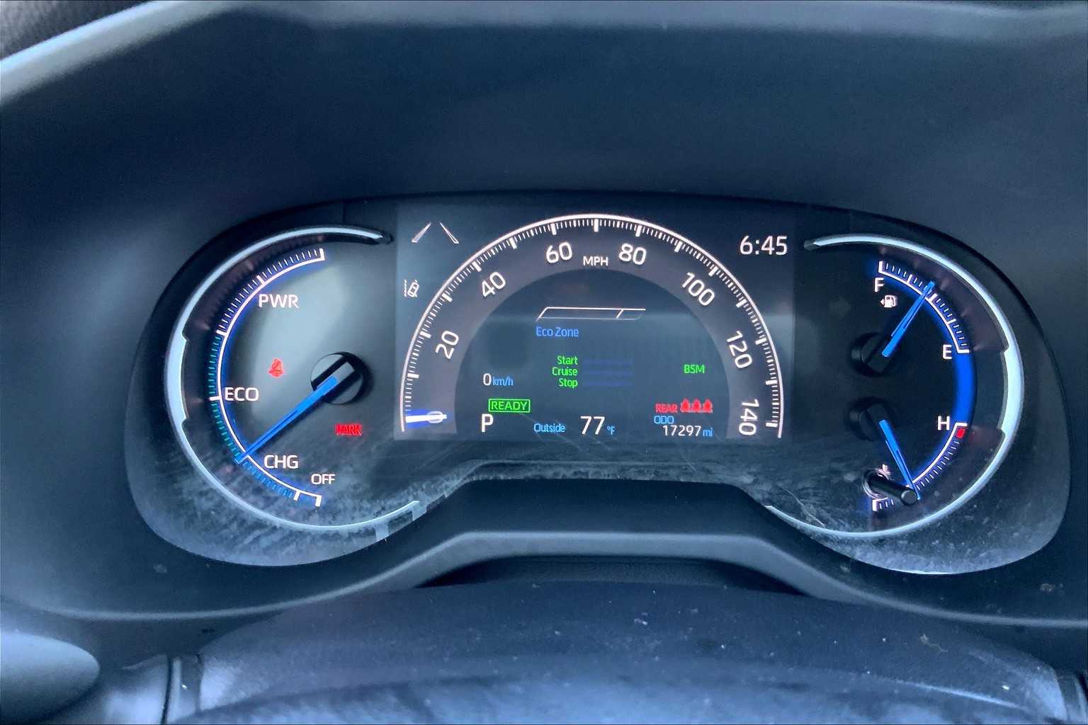 2023 Toyota RAV4 Hybrid XLE photo 22