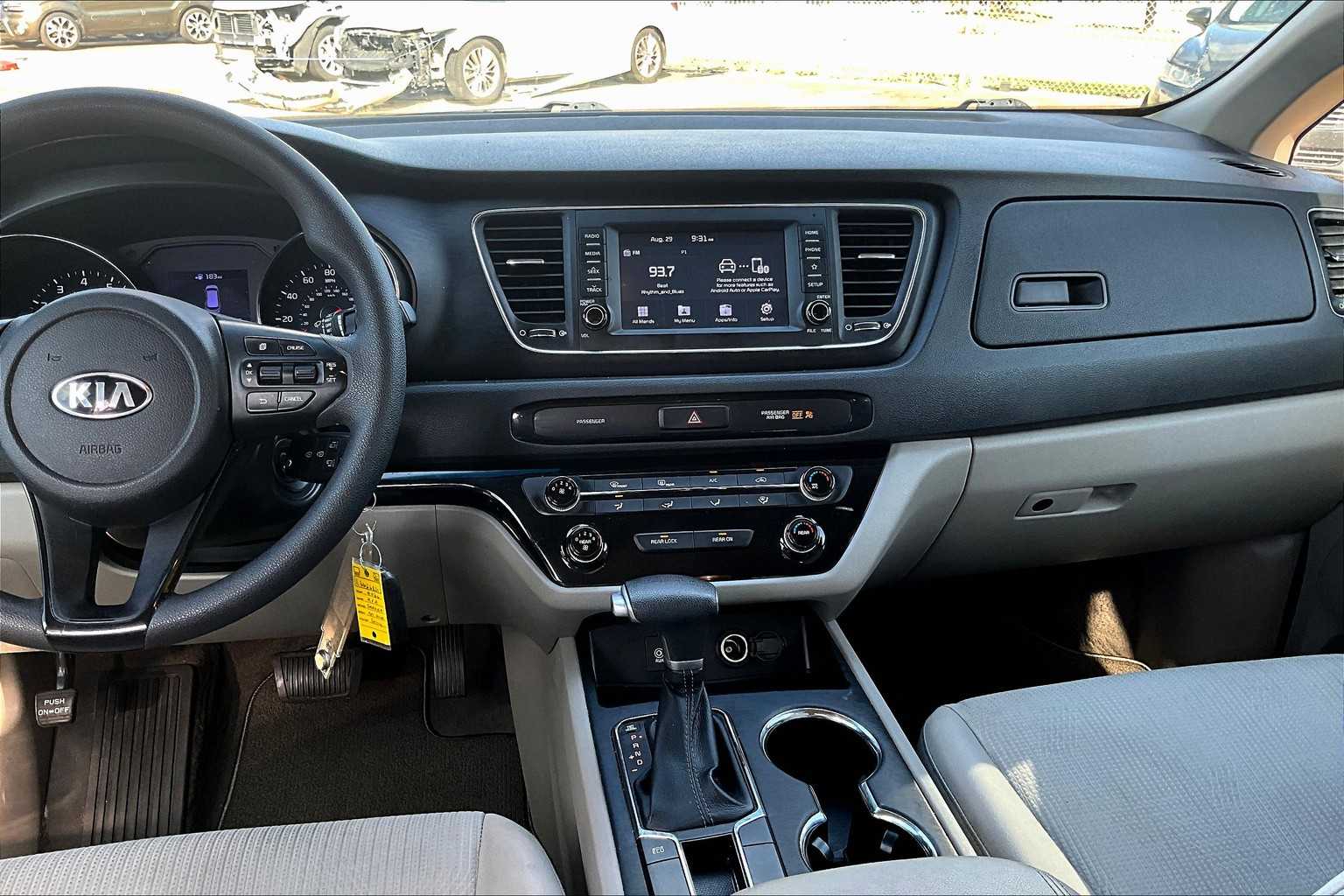 2020 Kia Sedona LX EX photo 6