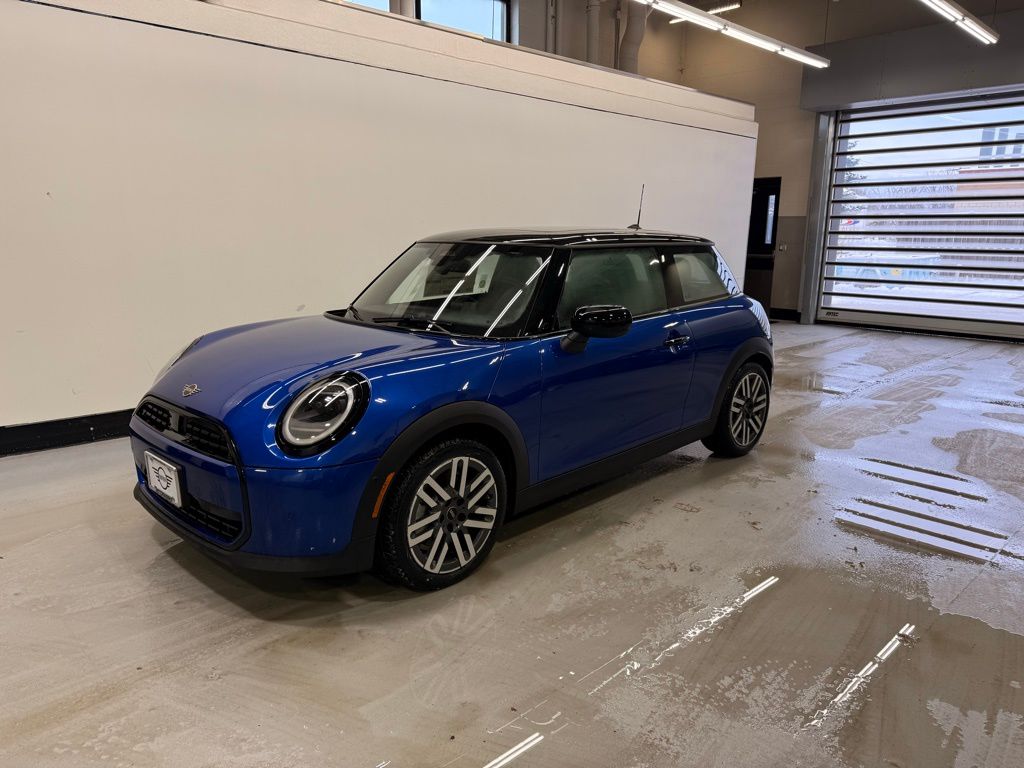 2026 MINI Hardtop 2 Door Oxford Edition's photo
