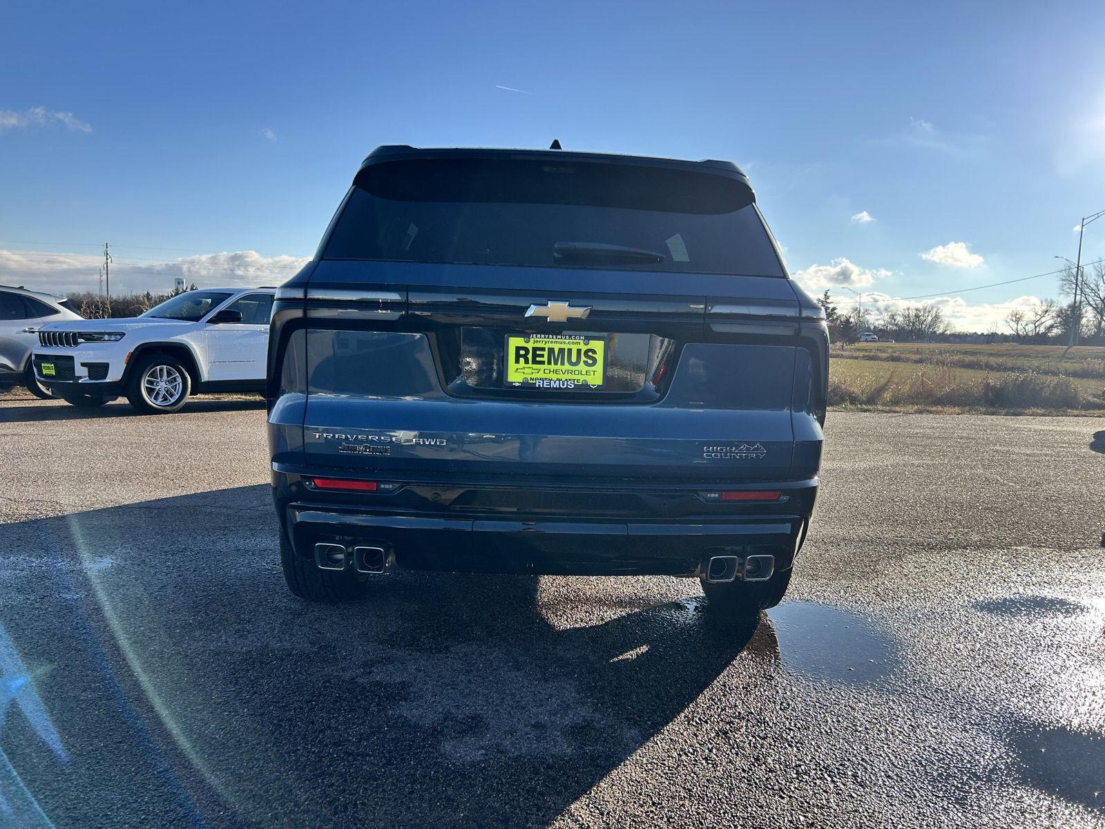 2026 Chevrolet Traverse High Country photo 4