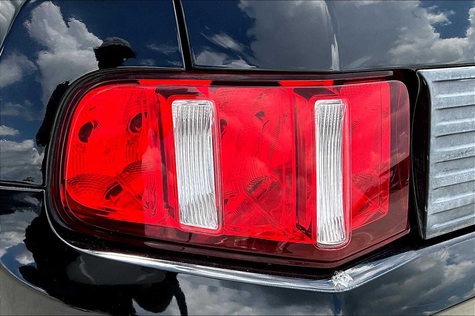 2010 Ford Mustang V6 Convertible photo 24