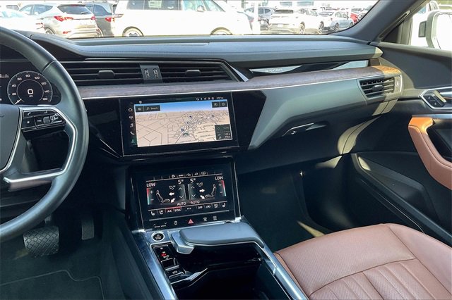2022 Audi e-tron Premium Plus photo 5
