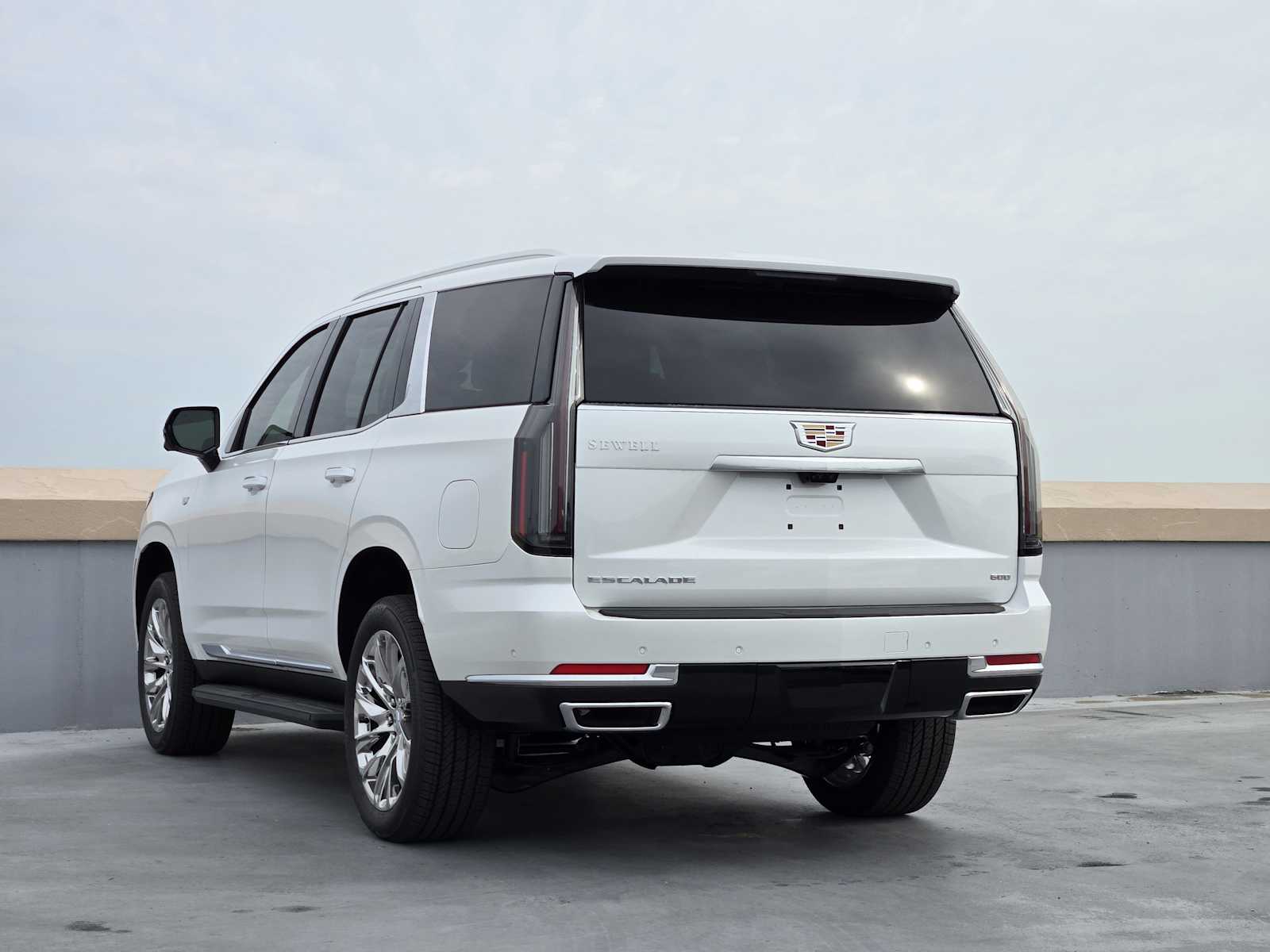 2025 Cadillac Escalade Premium Luxury photo 2