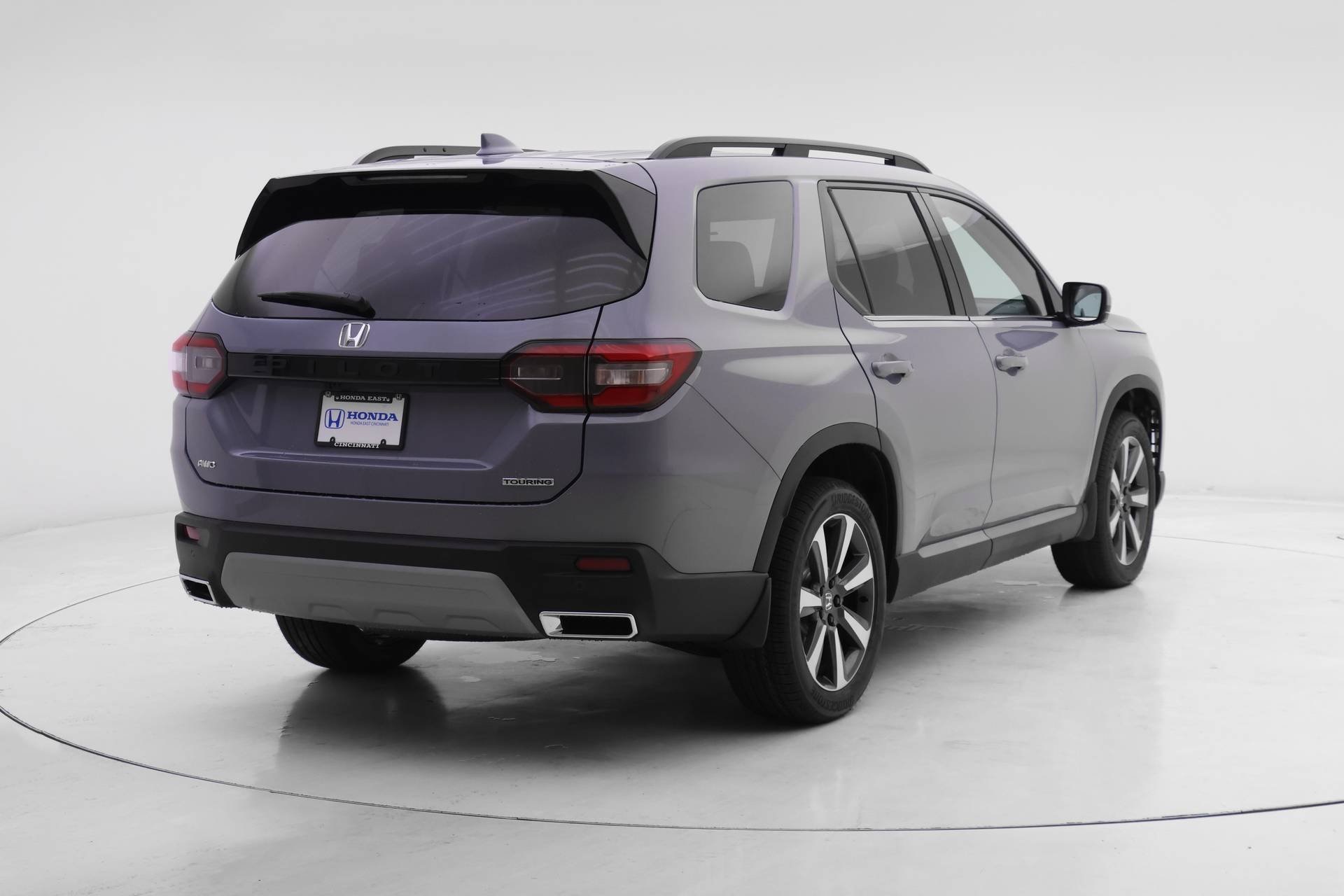 2025 Honda Pilot Touring photo 2