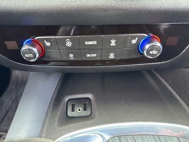 2019 Buick Enclave Essence photo 31