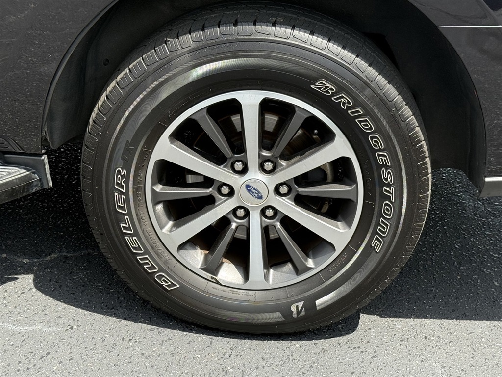 2019 Ford Expedition XLT photo 9