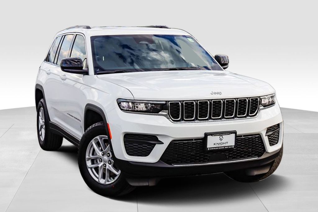 2025 Jeep Grand Cherokee Laredo X photo 2
