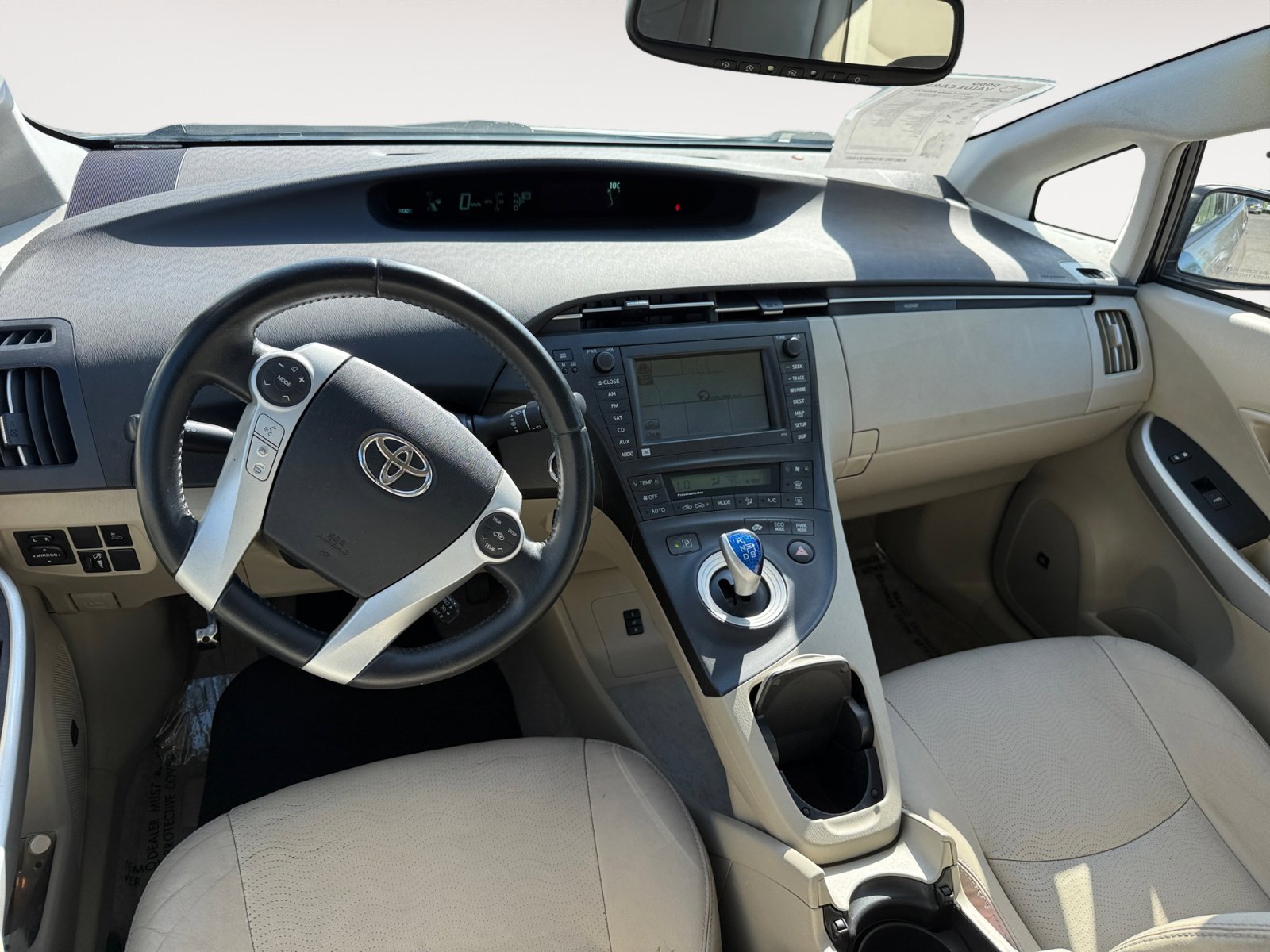 2010 Toyota Prius Four photo 15