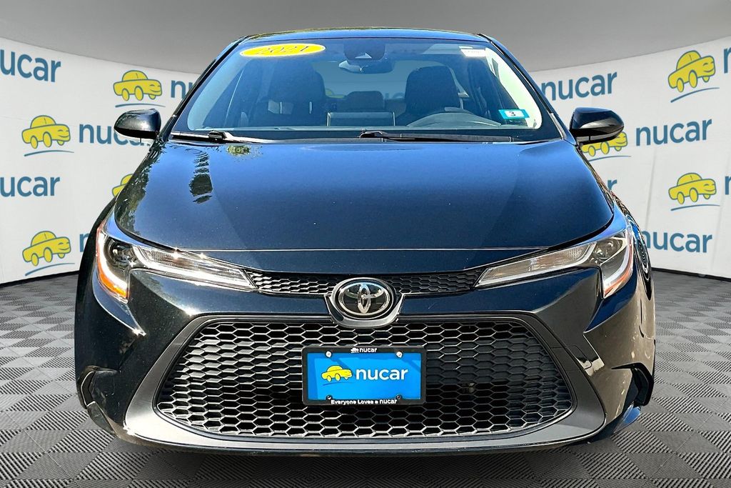 2021 Toyota Corolla LE photo 2