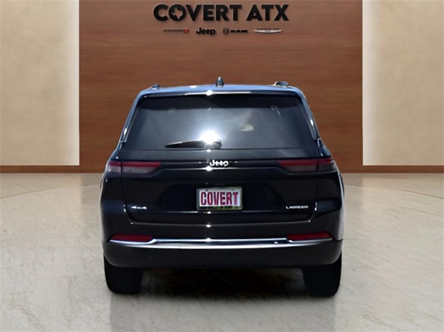 2025 Jeep Grand Cherokee Laredo X photo 3
