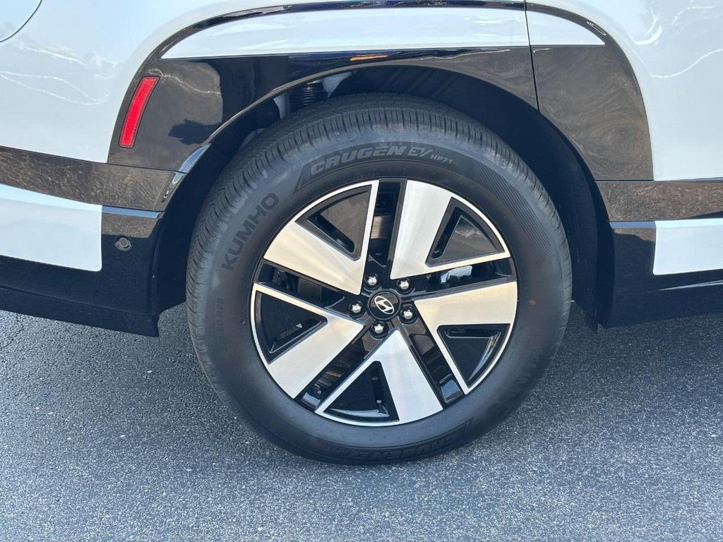 2026 Hyundai Ioniq SEL photo 4