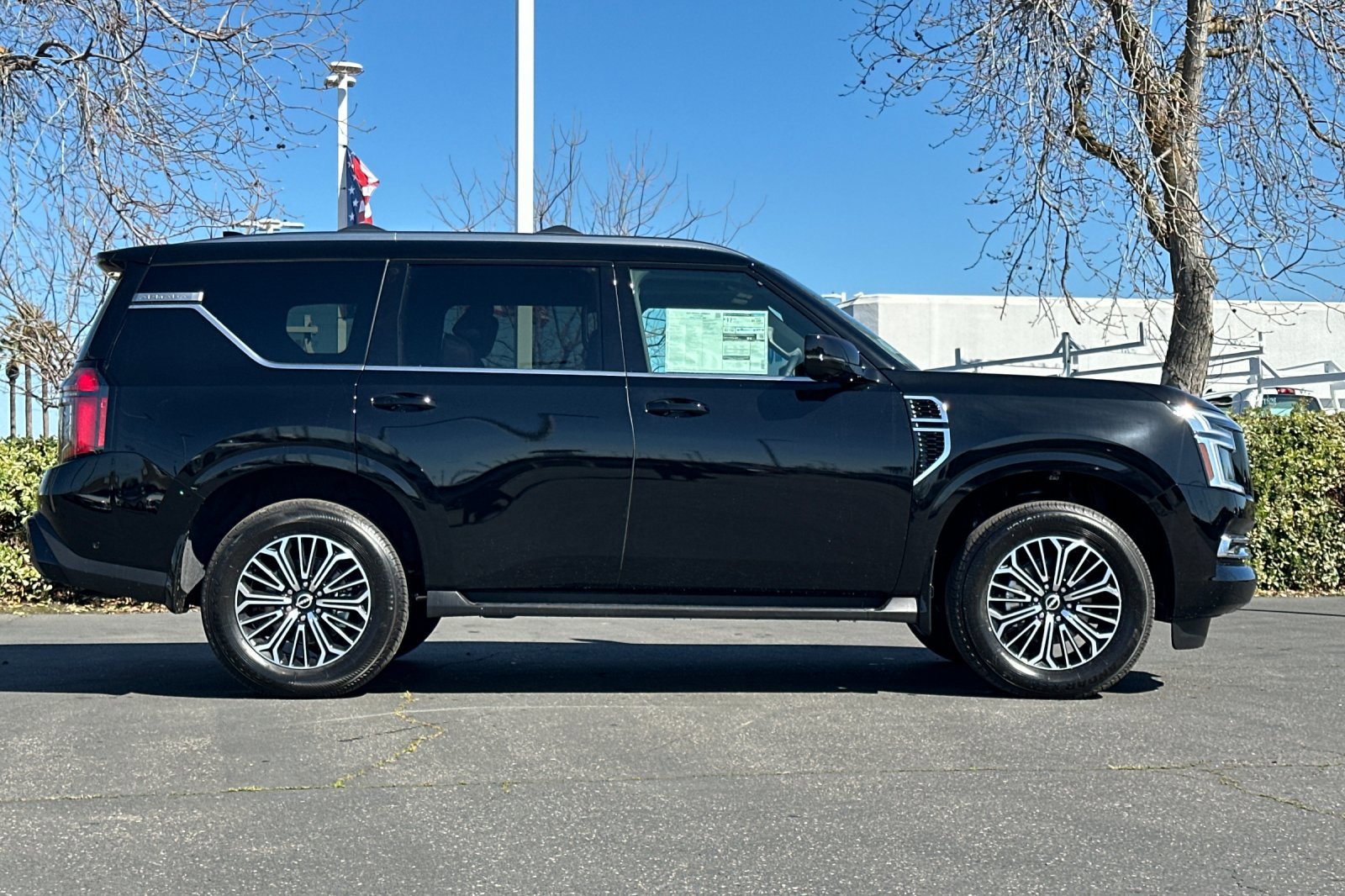 2025 Nissan Armada Platinum photo 3