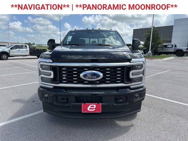2025 Ford F-350 Platinum photo 2