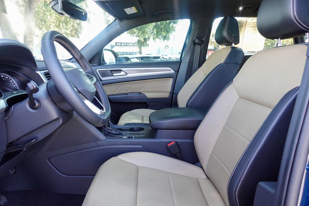 2021 Volkswagen Atlas Cross Sport V6 SE Technology photo 13