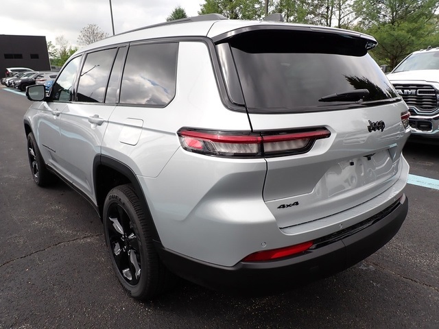 2025 Jeep Grand Cherokee Altitude X photo 2