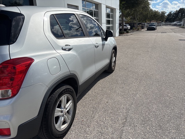 2020 Chevrolet Trax LS photo 4