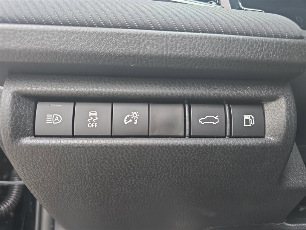 2025 Toyota Camry SE photo 25